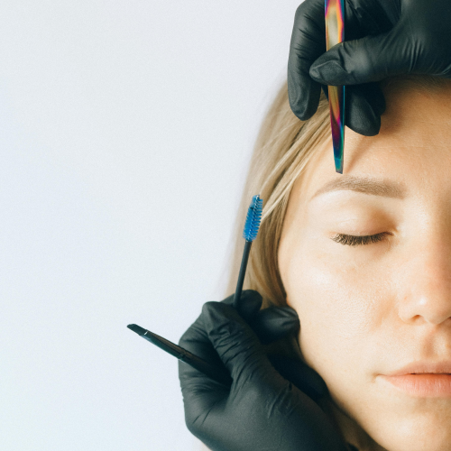 How to Keep Your Skin Glowing Between Salon Visits